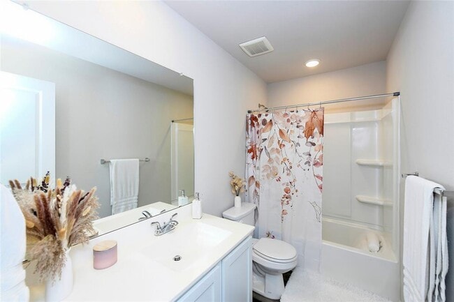 Building Photo - 206 Bent Creek Dr