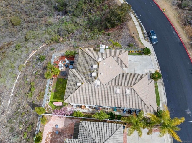 Building Photo - 10394 Valley Waters Dr