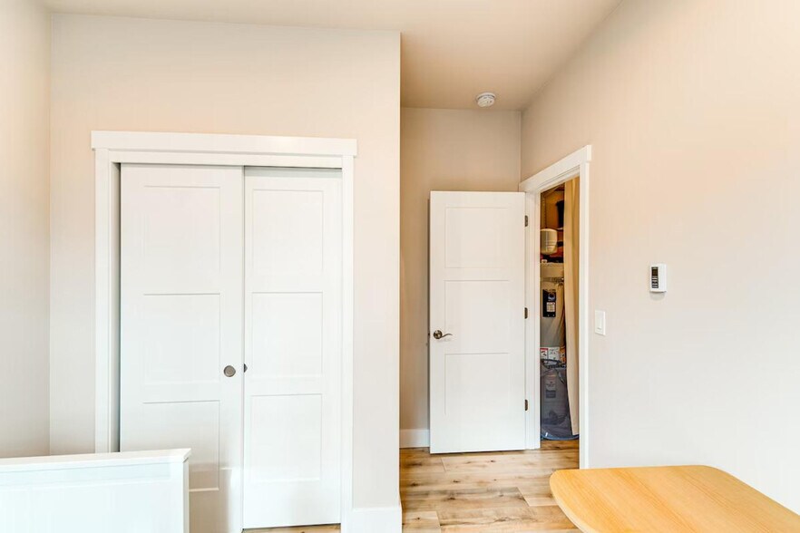 Building Photo - 221 Taurus Blvd SW