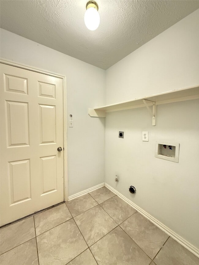 Building Photo - 21331 Riverside Ridge Ln