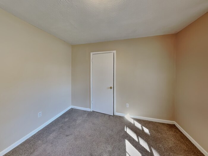 Building Photo - 3985 Casa Verde Dr