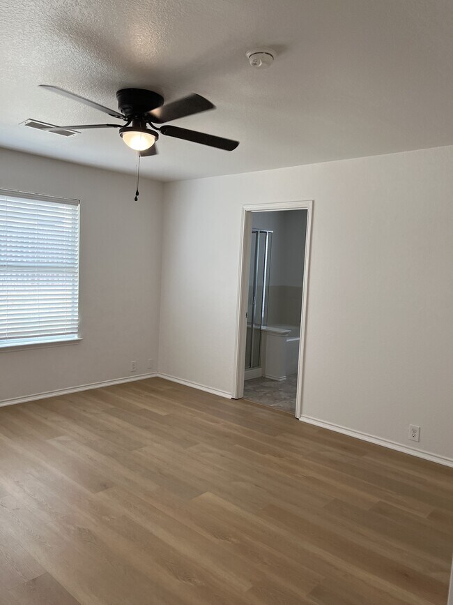 Building Photo - 4529 Blue Jay Ln