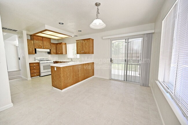 Building Photo - 2233 E Christopher Dr