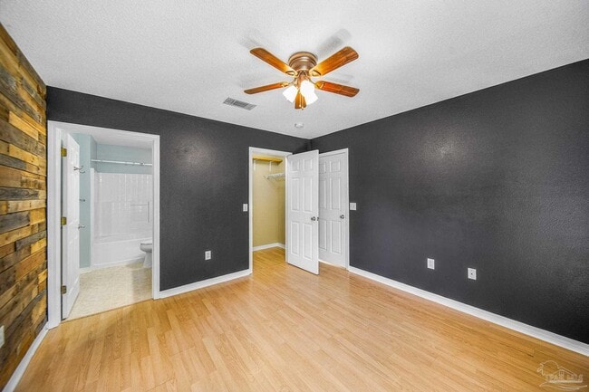 Building Photo - 5899 Gillum Rd