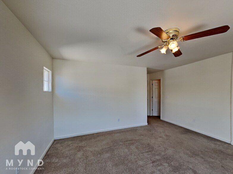 Building Photo - 9175 Brown Eagle Ct