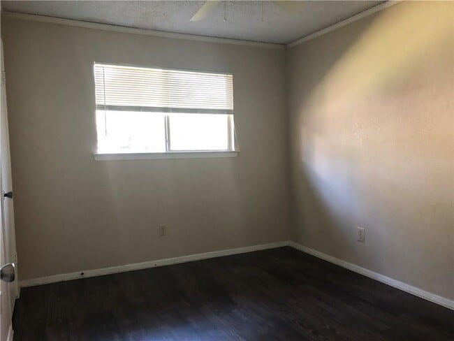 Building Photo - 6211 Sunkist Ln