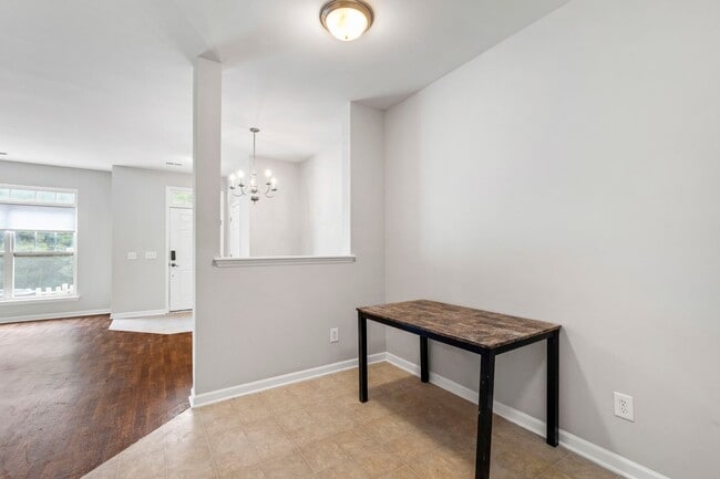 Building Photo - Beautifully Updated 3-Bedroom Townhome Nea...