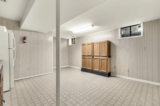 Building Photo - 10855 Lockwood Dr