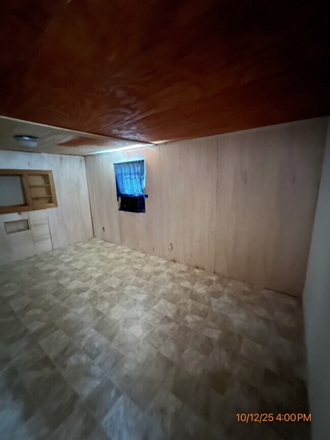 Building Photo - 1636 Old Hwy 27