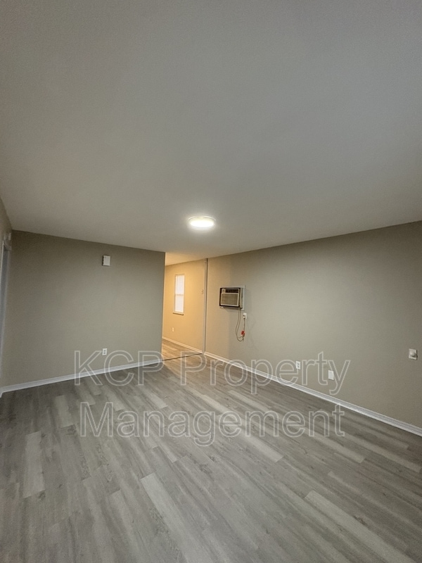 Building Photo - 201 K - a