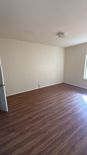 Building Photo - 16467 Enclave Village Dr