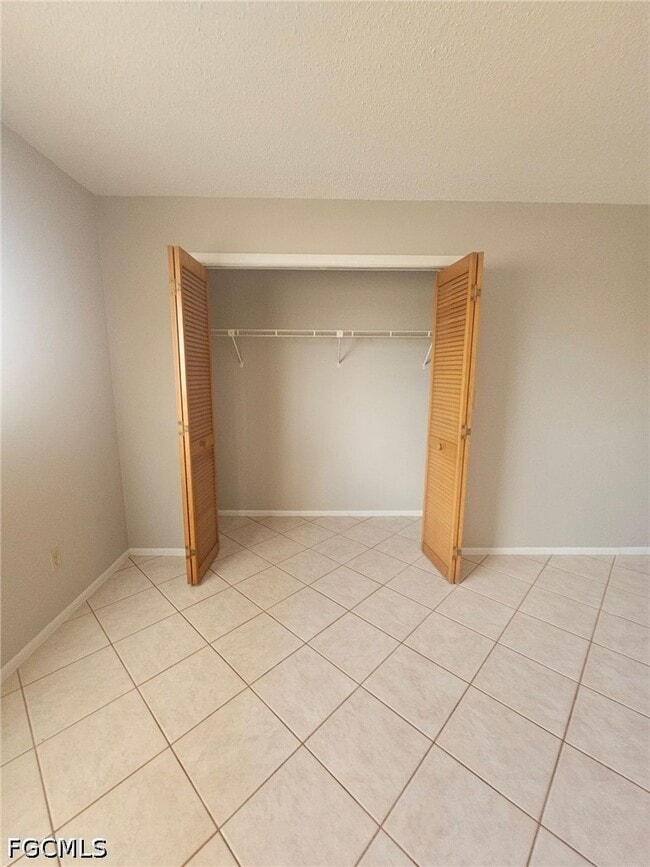 Building Photo - 1221 SE 46th Ln