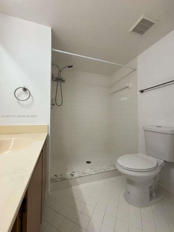 Building Photo - 1005 Palm Beach Trace Dr