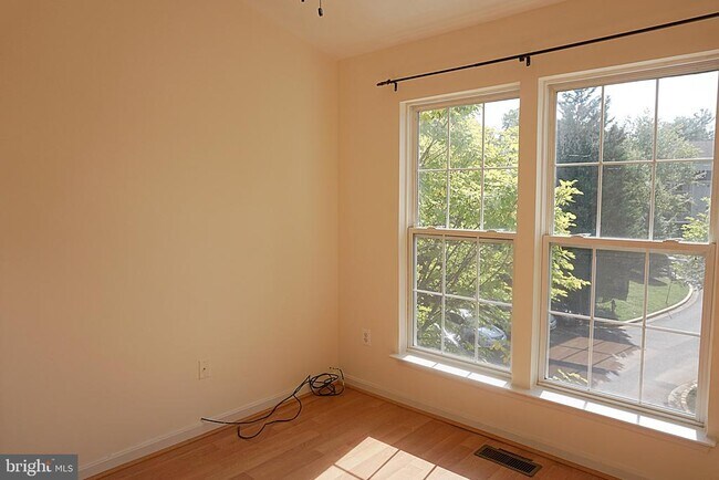 Building Photo - 20601 Duck Pond Pl