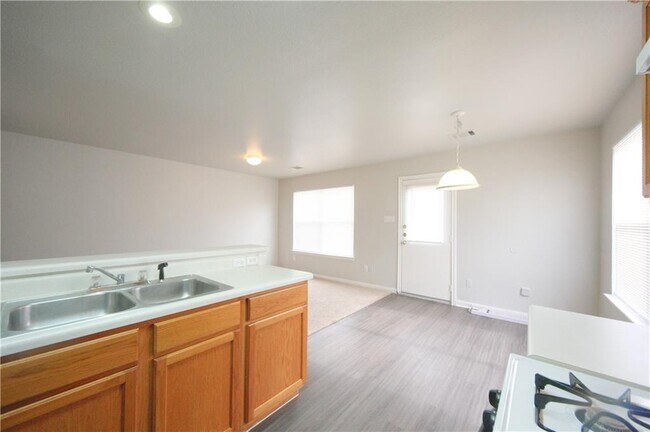 Building Photo - 2874 Southampton Way