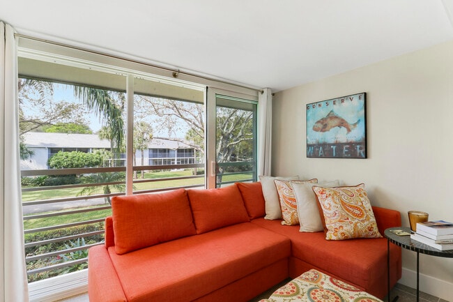 Building Photo - 1 Garden St