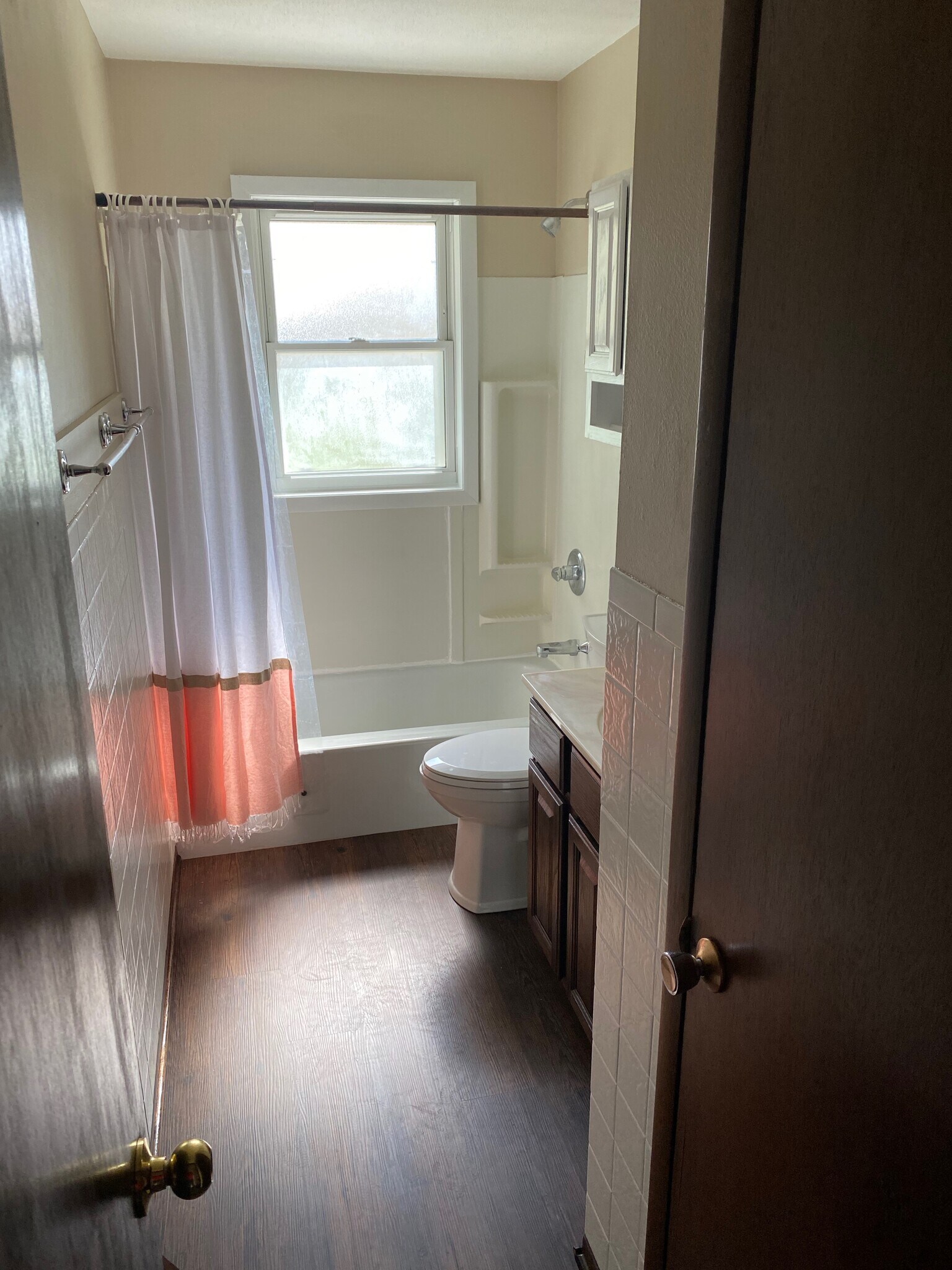 Upstairs Bathroom - 1309 Sw Lynn Dr.