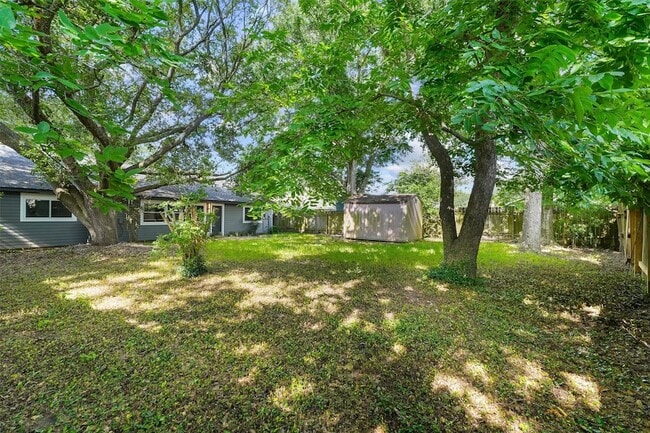 Building Photo - 16026 Beechnut St