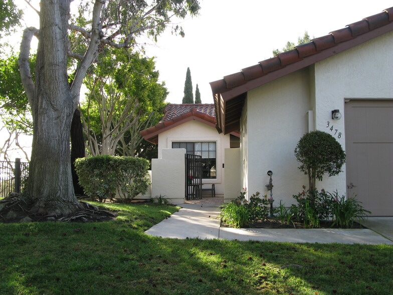 Building Photo - 3478 Voyager Cir