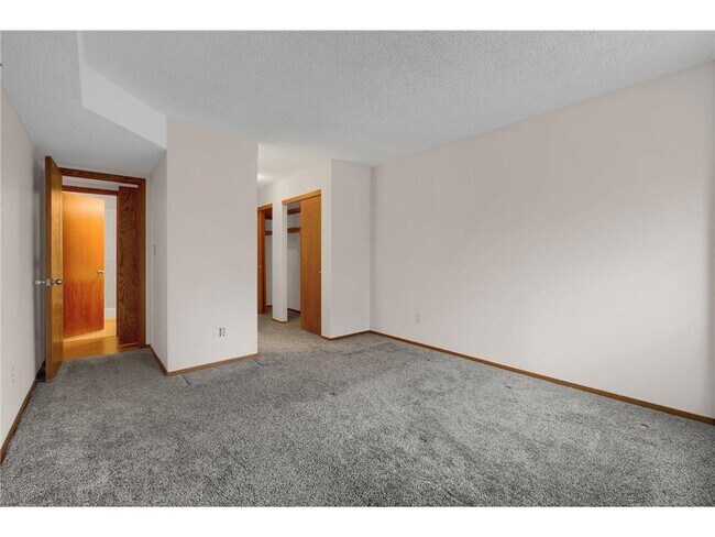 Building Photo - 1225 La Salle Ave