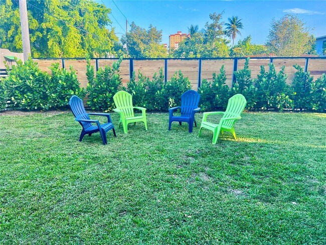 Building Photo - 8270 NE 1st Pl