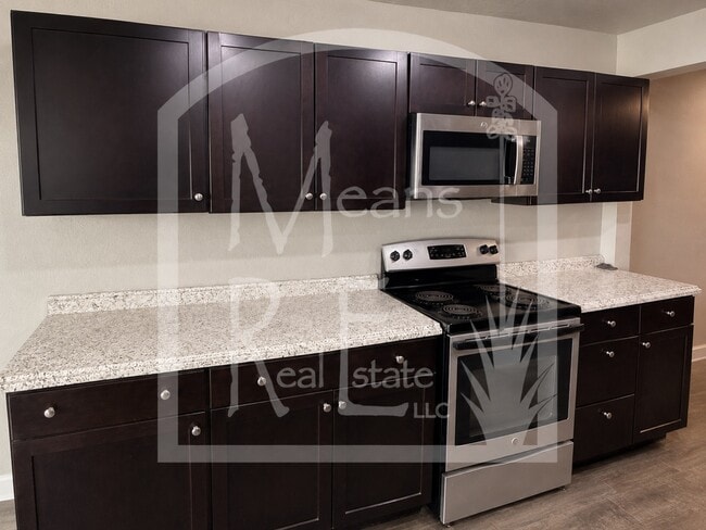 Building Photo - 608 Welshire St