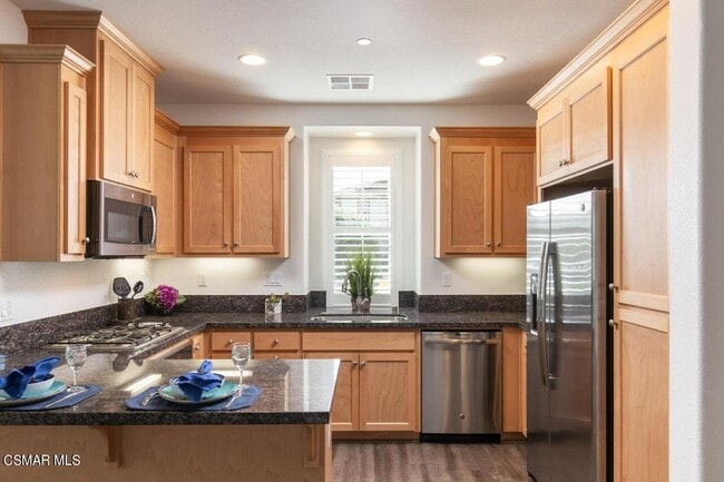 Building Photo - 217 9th St