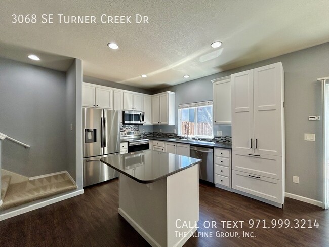 Building Photo - 3068 SE Turner Creek Dr