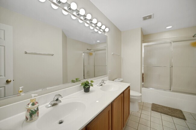 Building Photo - 439 Bay Tree Cir