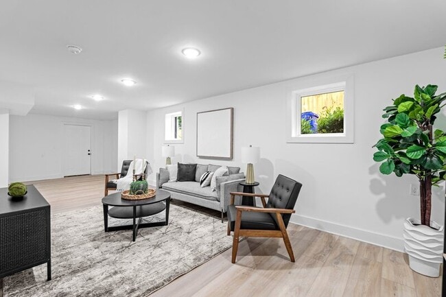 Building Photo - 28 Douglas Dr