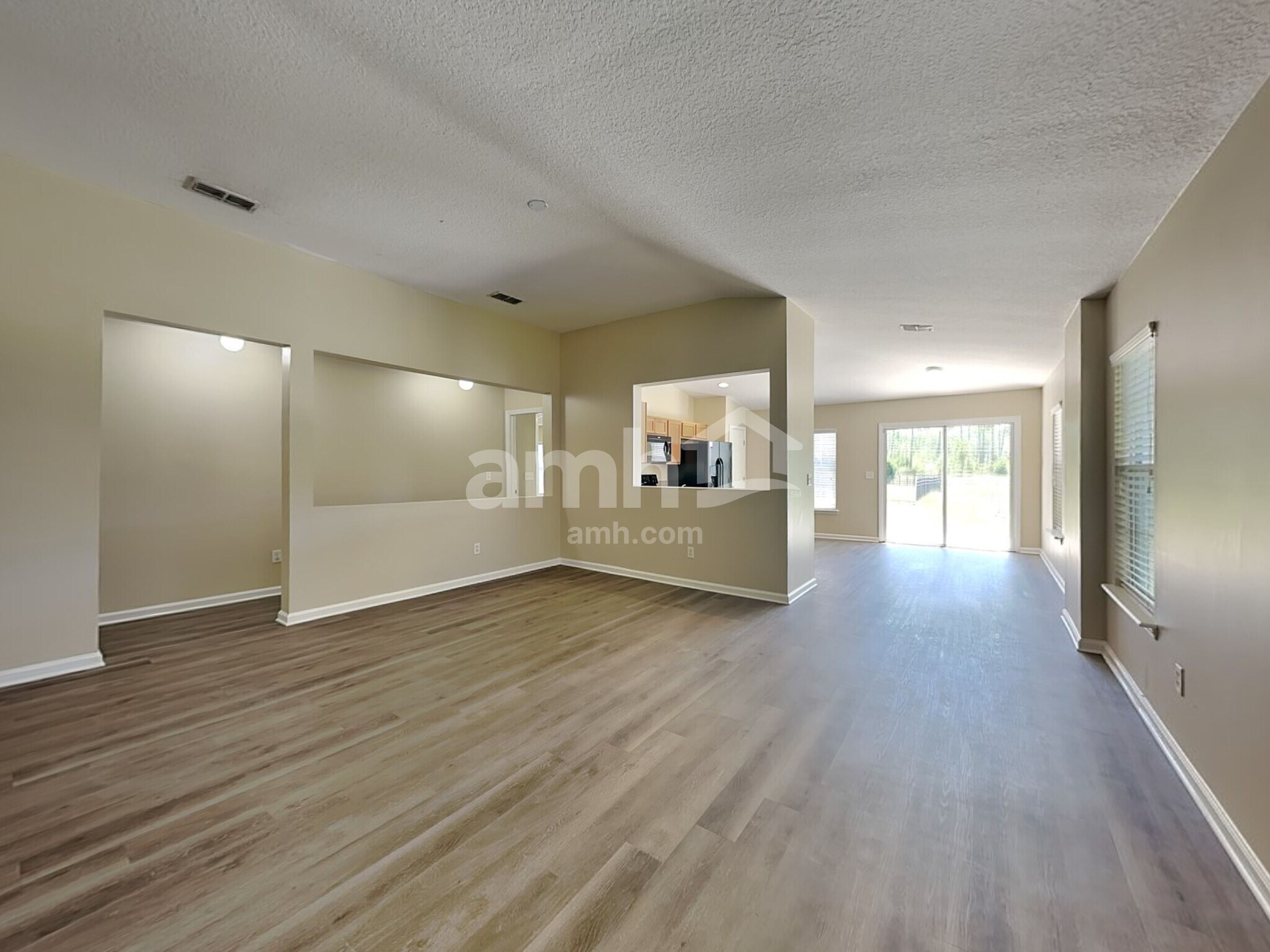 Building Photo - 12683 Pine Marsh Way