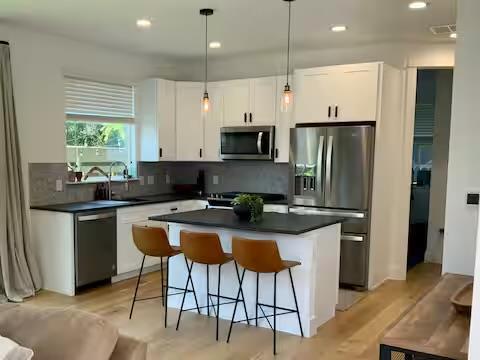 Building Photo - 6100 Ponca St