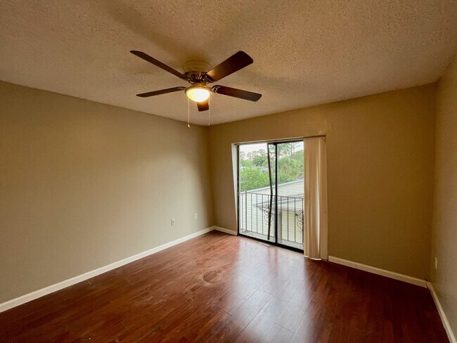 Building Photo - Charming 3-Bedroom, 2.5-Bath Townhome in Village Square Condominiums