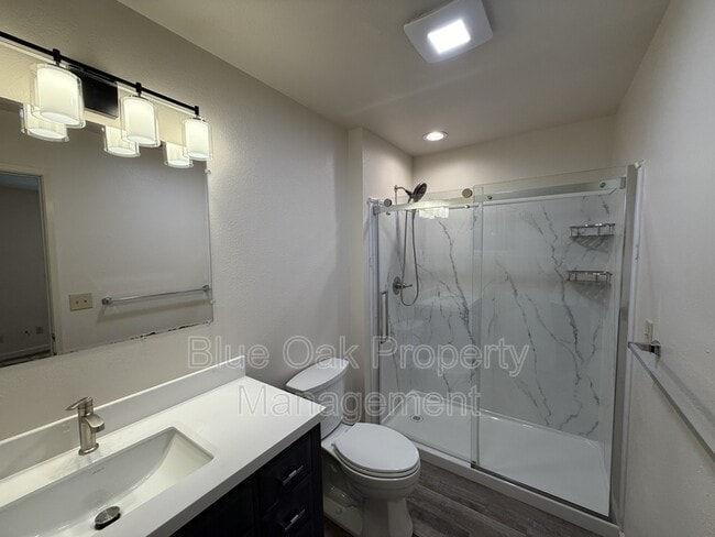 Building Photo - 438 Ash St