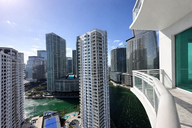 Building Photo - 900 Brickell Key Blvd