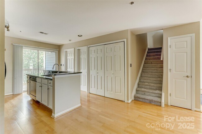 Building Photo - 501 Olmsted Park Pl