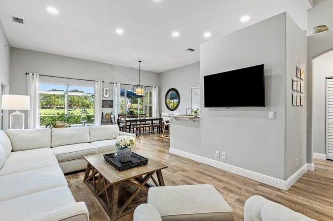 Building Photo - 117 Monterey Pointe Dr