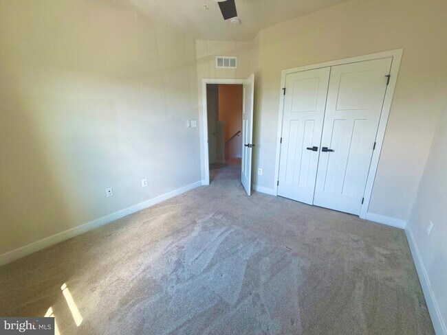 Building Photo - 6029 Goshawk St