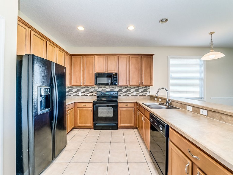 Building Photo - 9712 Heron Pointe Dr