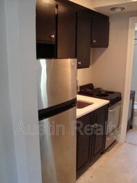 Building Photo - 341 Des Peres Ave