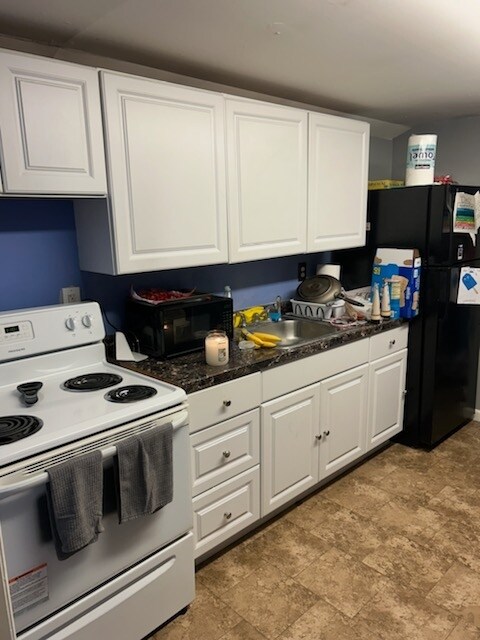 Building Photo - 39 Mine St