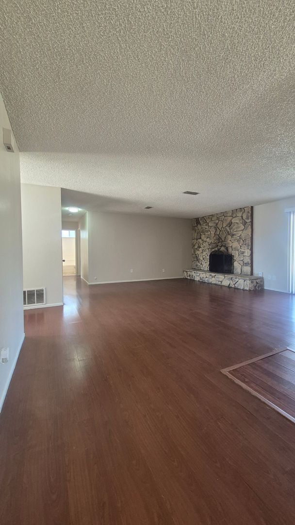Building Photo - 7338 Hayward Dr