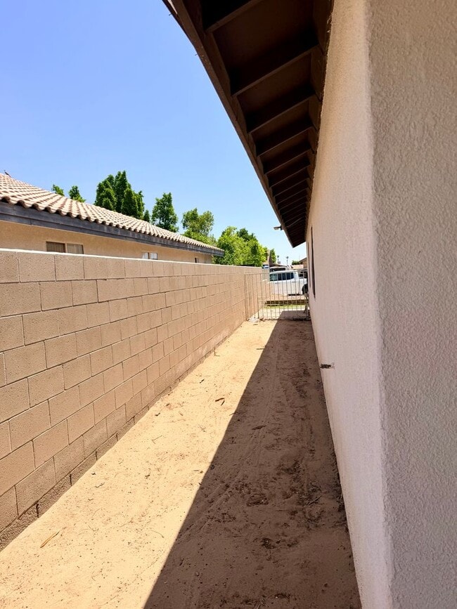 Building Photo - San Luis Large Home with Solar Panels and Fenced Back Yard ( Incluye Solares)