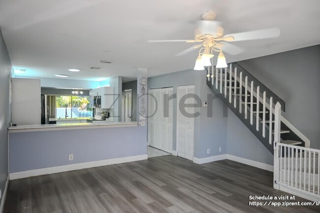 Building Photo - 9761 Riverside Dr