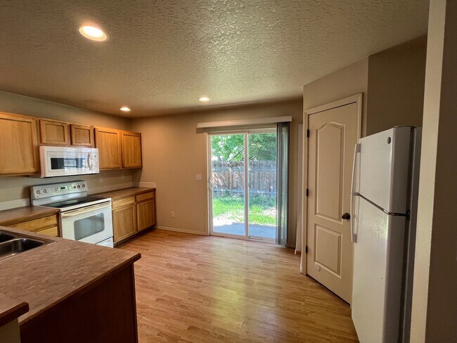 Building Photo - 9690 W Portola Dr