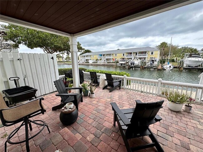 Building Photo - 5070 Beach Dr SE
