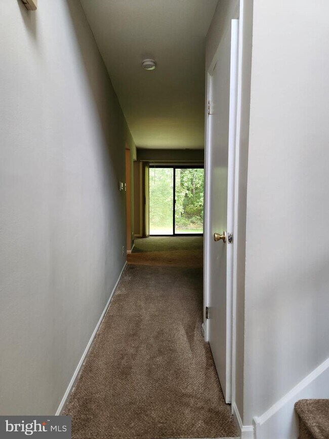 Building Photo - 39 5 Crown Royal Cir