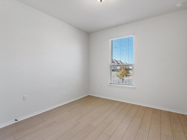 Building Photo - 12501 Chumleys St