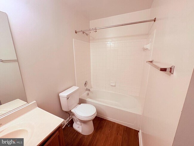 Building Photo - 45474 Oak Trail Square
