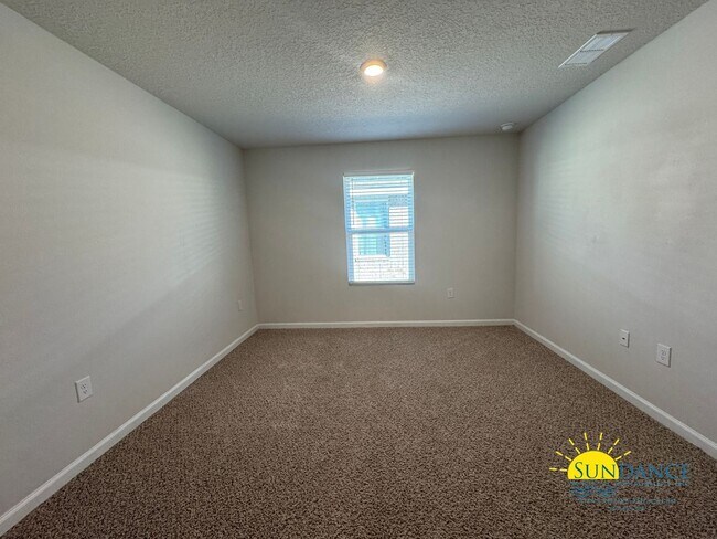 Building Photo - Beautiful 4 Bedroom Home in South Crestview!